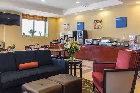 Jobs in Comfort Inn & Suites LaGuardia Airport - reviews